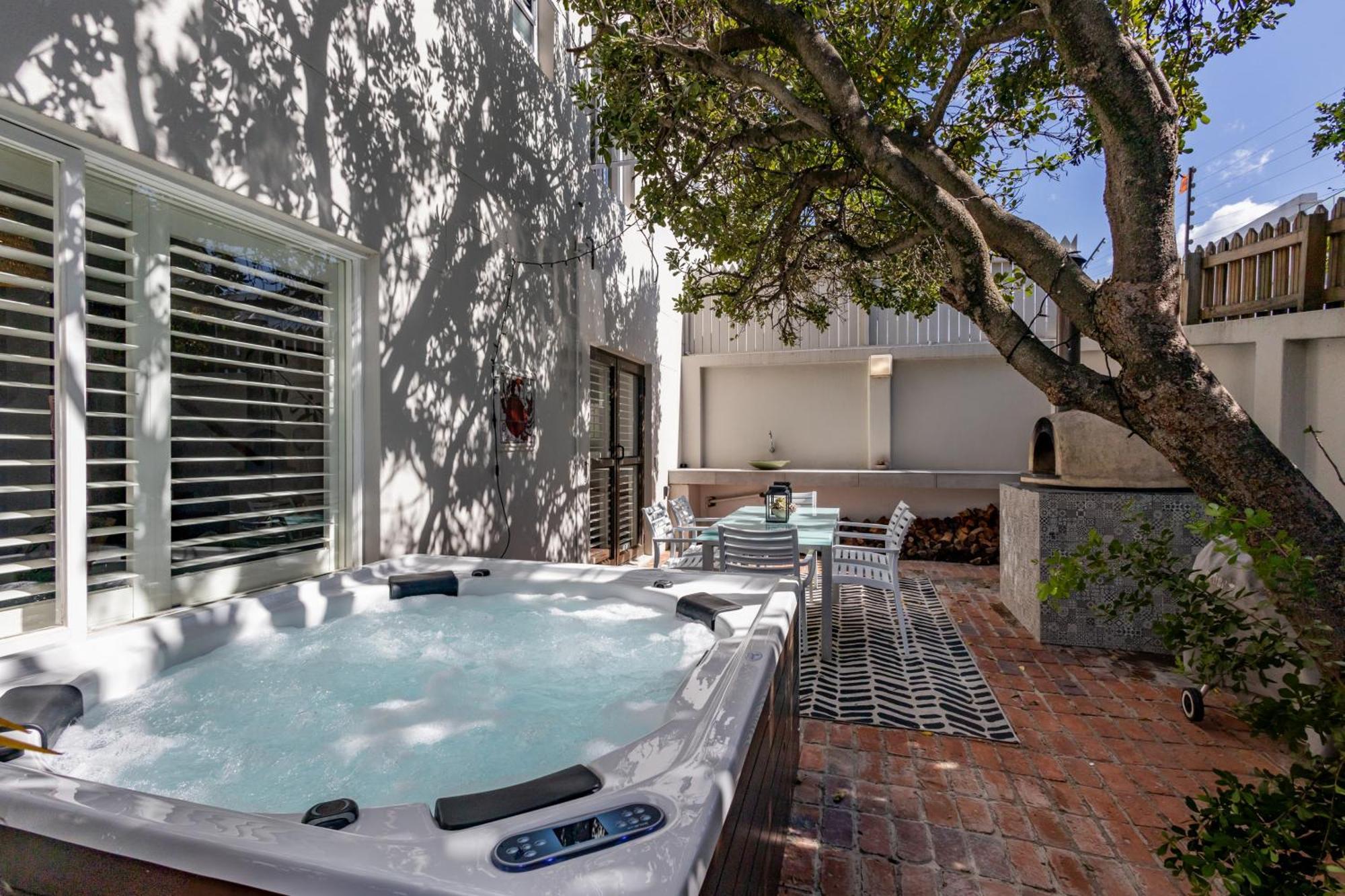 Plett With Hut Tub ,pizza Oven And Views Plettenberg Bay